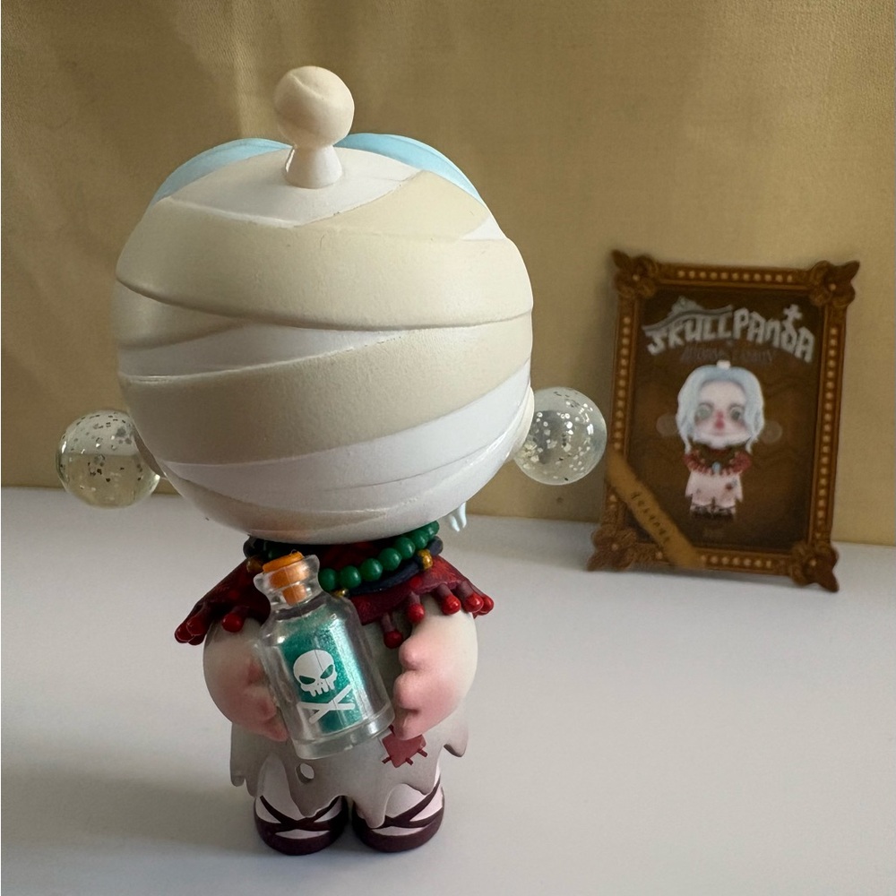 Skull Panda collab w/ Addams Family, featuring Grandma. Has detachable nose! - Picture 3 of 5